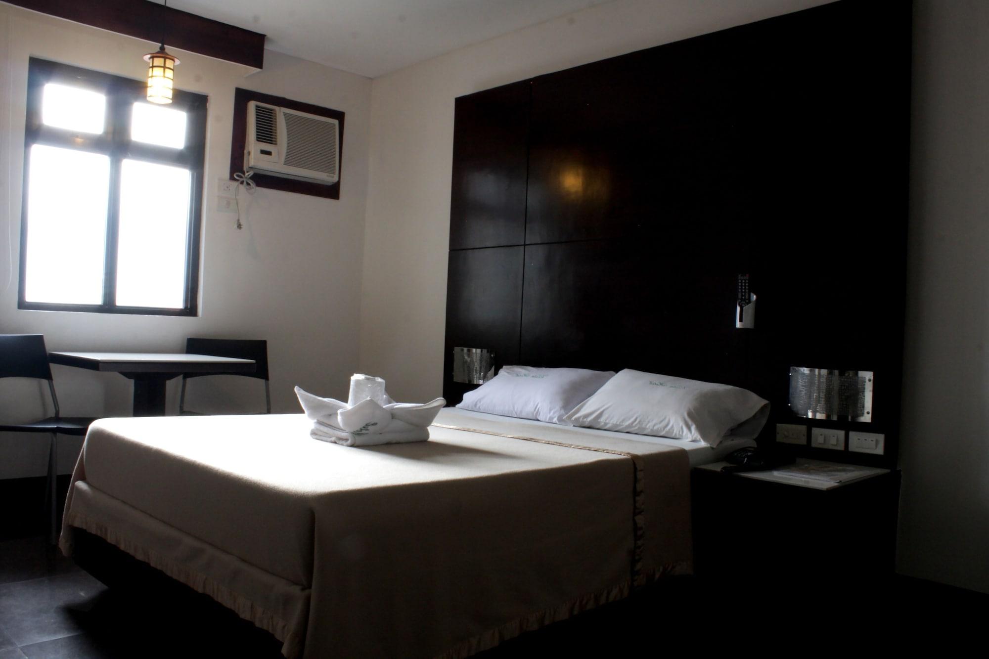 Vista Hotel Cubao Quezon City Exterior photo